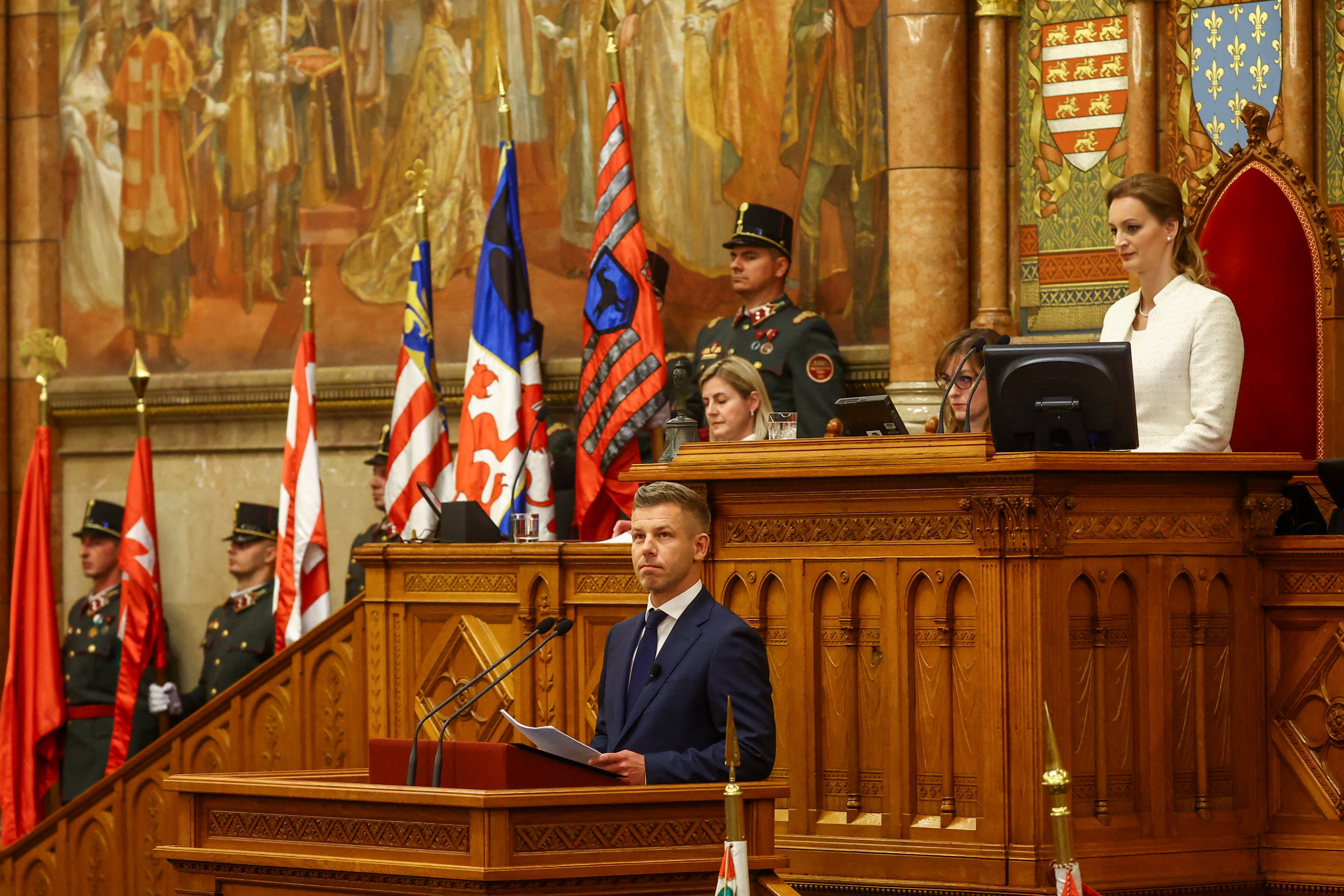 Magyar yemin ederek resmen Macaristan Başbakanı oldu